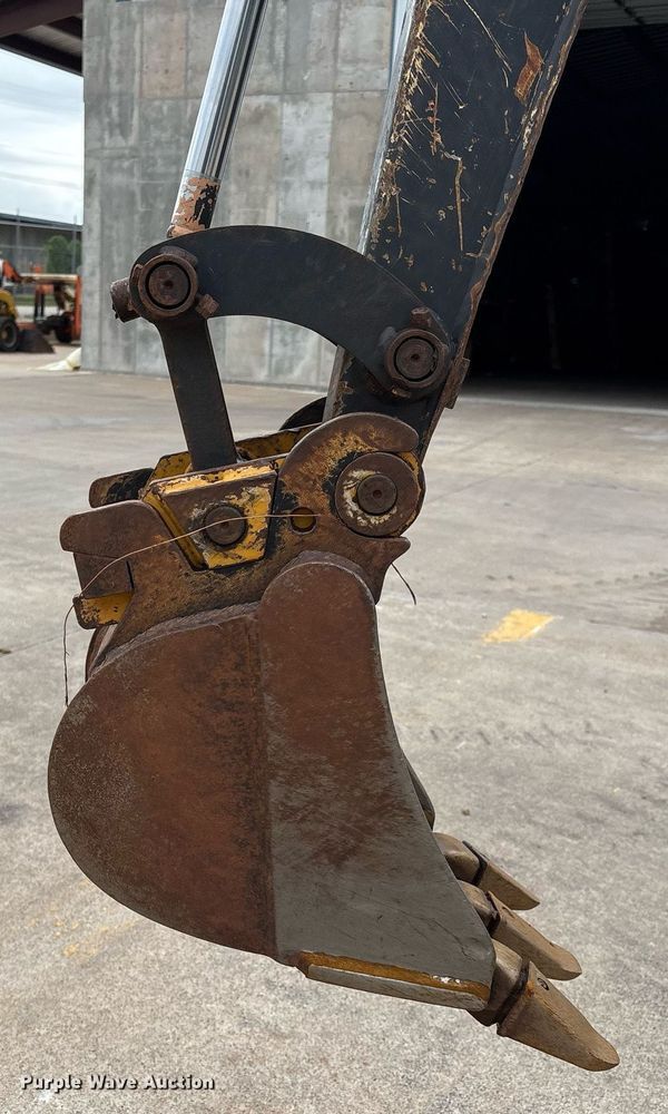 image for item EM2574 2019 John Deere 17G mini excavator