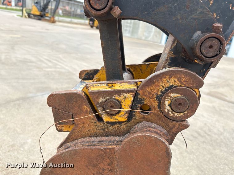 image for item EM2574 2019 John Deere 17G mini excavator