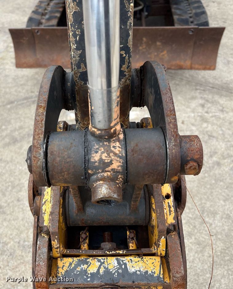 image for item EM2574 2019 John Deere 17G mini excavator