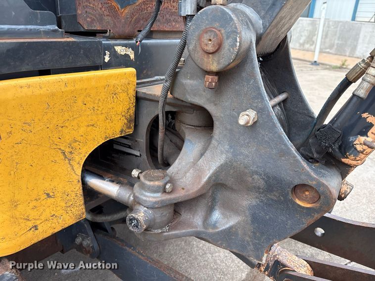 image for item EM2574 2019 John Deere 17G mini excavator