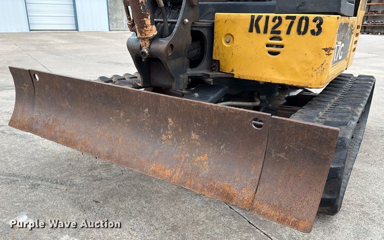 image for item EM2574 2019 John Deere 17G mini excavator