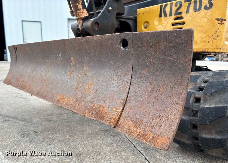 image for item EM2574 2019 John Deere 17G mini excavator