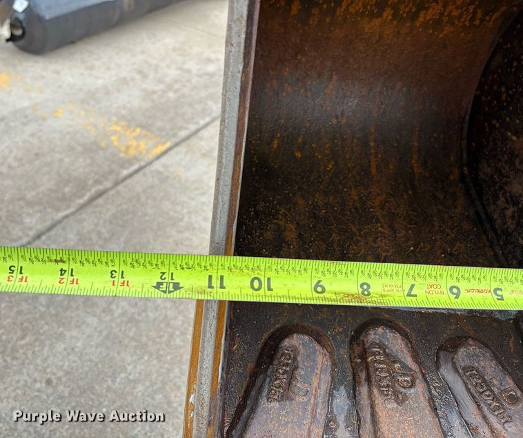 image for item EM2574 2019 John Deere 17G mini excavator