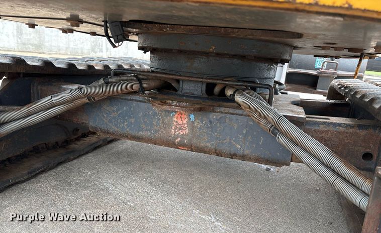 image for item EM2574 2019 John Deere 17G mini excavator