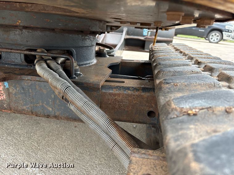 image for item EM2574 2019 John Deere 17G mini excavator