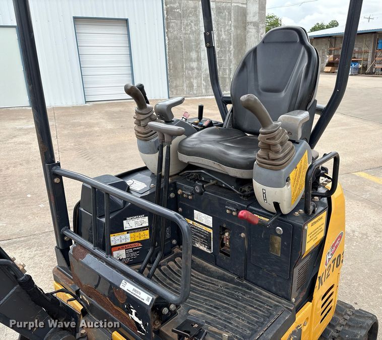 image for item EM2574 2019 John Deere 17G mini excavator