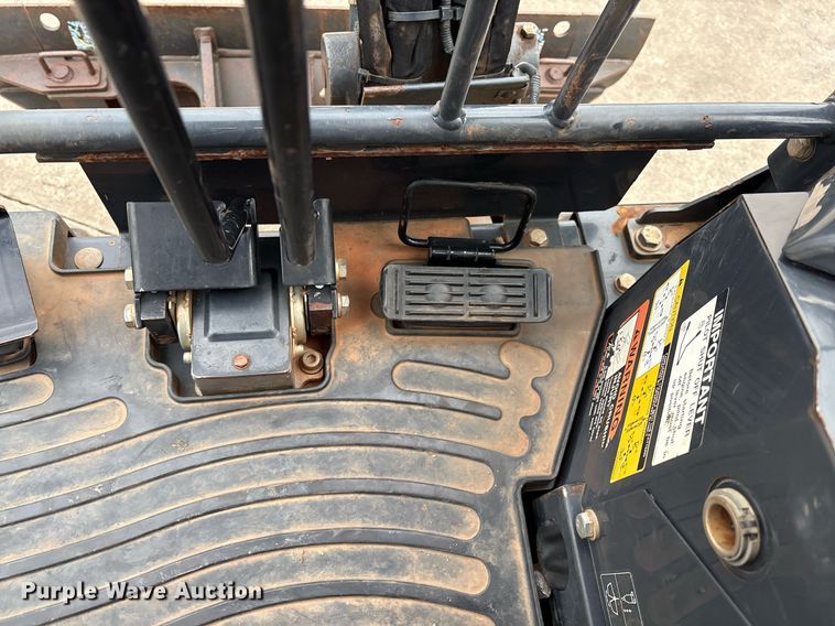 image for item EM2574 2019 John Deere 17G mini excavator