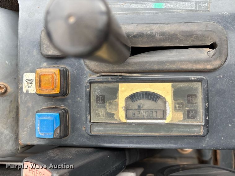 image for item EM2574 2019 John Deere 17G mini excavator