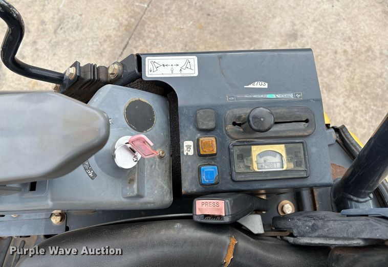 image for item EM2574 2019 John Deere 17G mini excavator