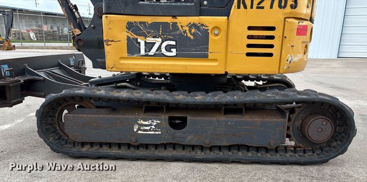 image for item EM2574 2019 John Deere 17G mini excavator