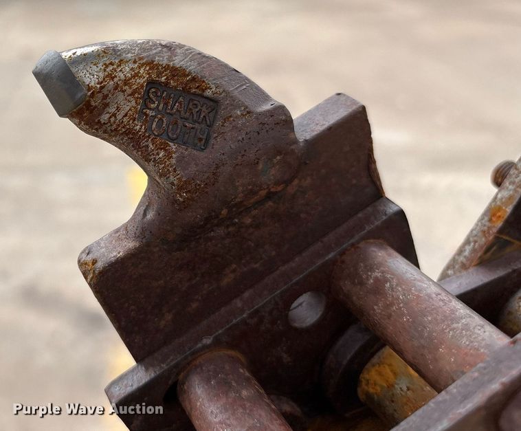 image for item EM2575 Barretto trencher