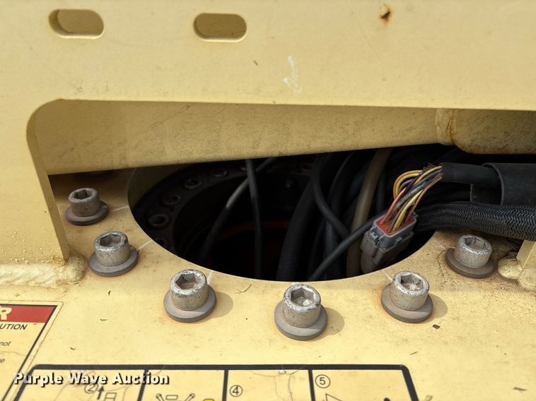 image for item EM2576 2019 JLG T500J boom lift