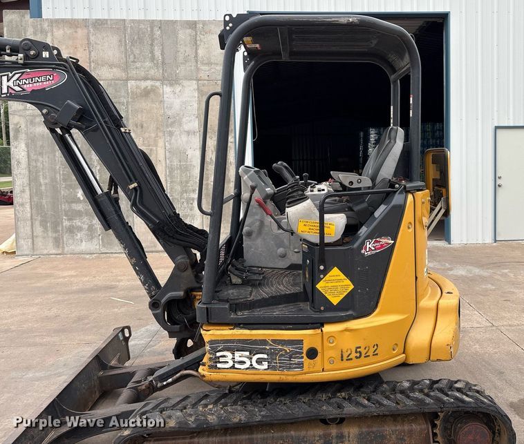 image for item EM2578 2019 John Deere 35G mini excavator