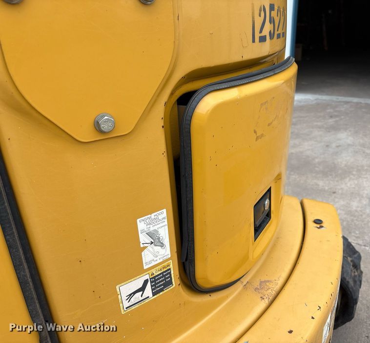 image for item EM2578 2019 John Deere 35G mini excavator