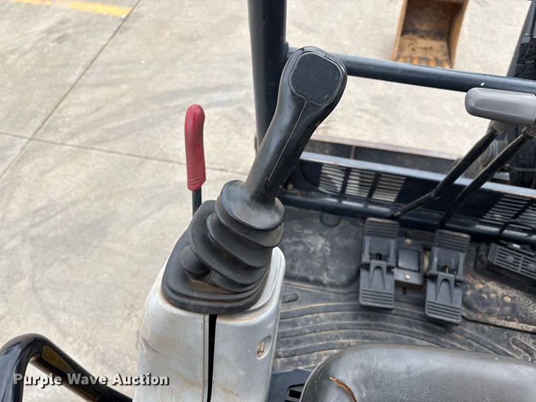 image for item EM2578 2019 John Deere 35G mini excavator