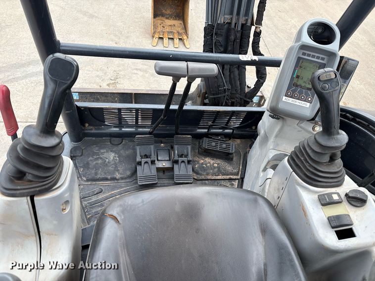 image for item EM2578 2019 John Deere 35G mini excavator