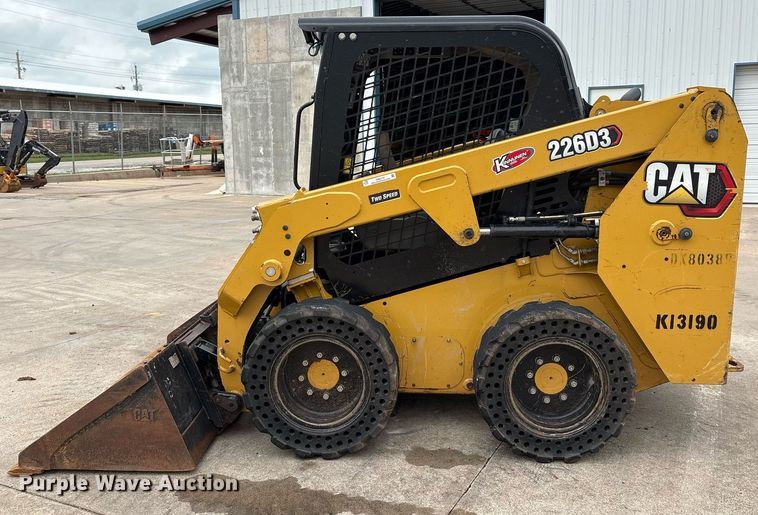 image for item EM2579 2020 Caterpillar 226D3 skid steer loader