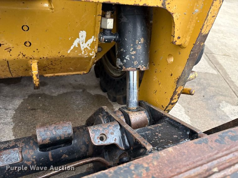 image for item EM2579 2020 Caterpillar 226D3 skid steer loader