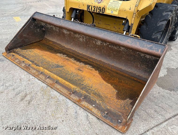 image for item EM2579 2020 Caterpillar 226D3 skid steer loader