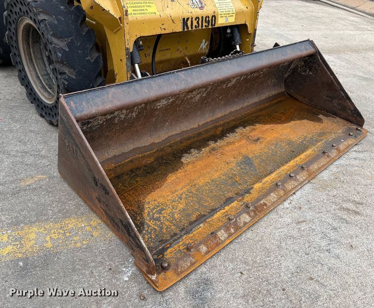 image for item EM2579 2020 Caterpillar 226D3 skid steer loader