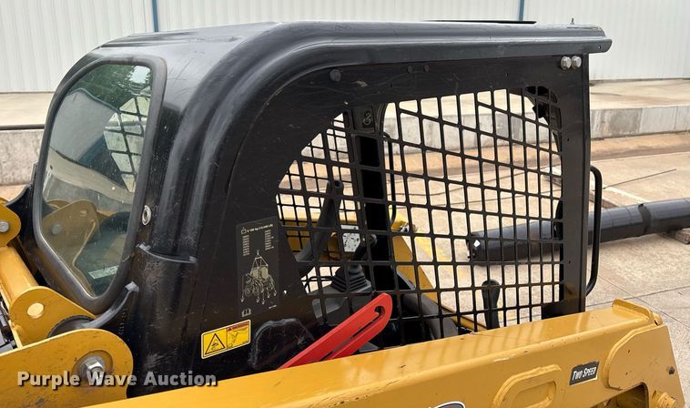 image for item EM2579 2020 Caterpillar 226D3 skid steer loader