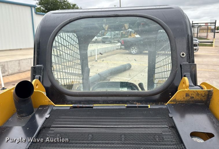 image for item EM2579 2020 Caterpillar 226D3 skid steer loader