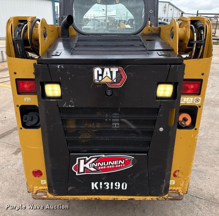 image for item EM2579 2020 Caterpillar 226D3 skid steer loader