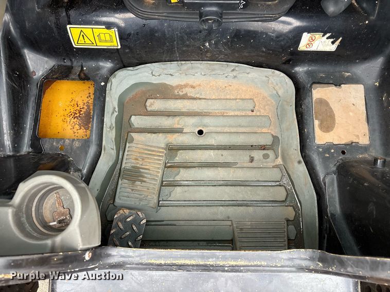 image for item EM2579 2020 Caterpillar 226D3 skid steer loader