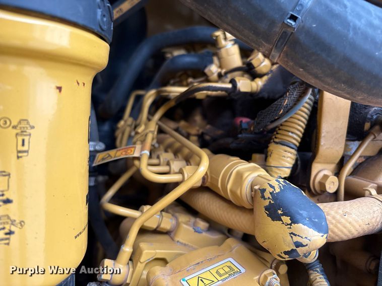 image for item EM2579 2020 Caterpillar 226D3 skid steer loader