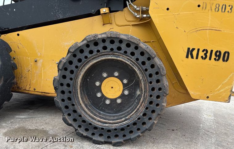 image for item EM2579 2020 Caterpillar 226D3 skid steer loader