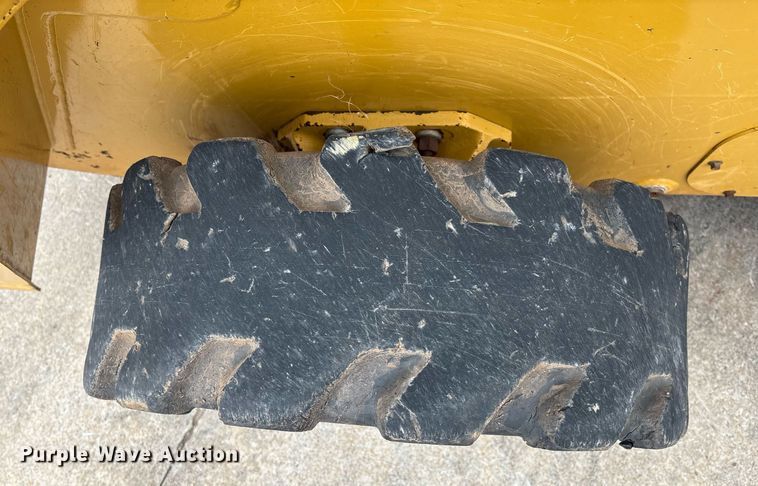 image for item EM2579 2020 Caterpillar 226D3 skid steer loader