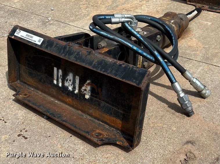 image for item EM2580 Compact utility loader breaker