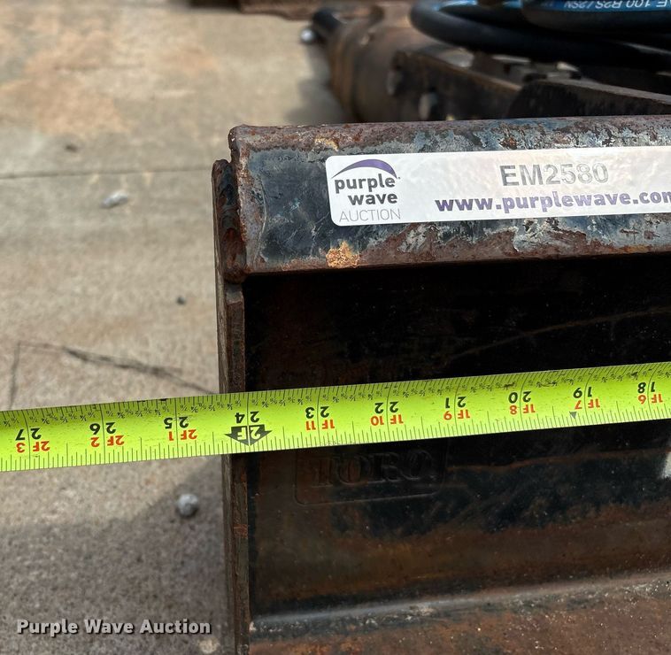 image for item EM2580 Compact utility loader breaker