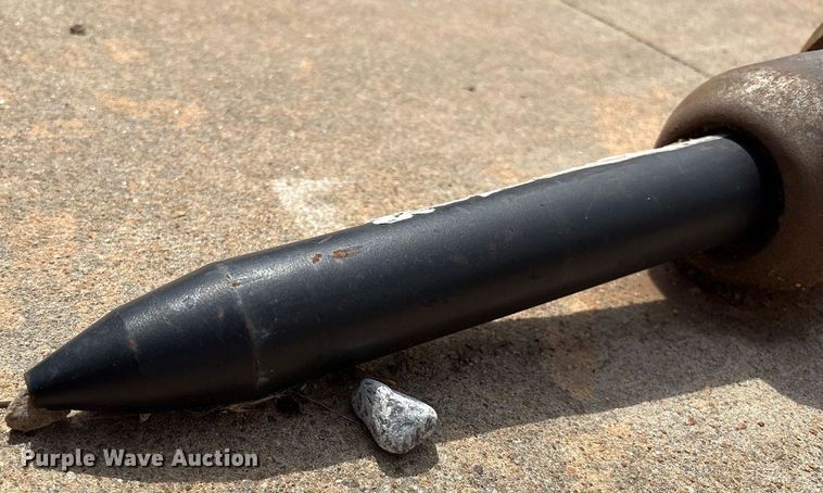 image for item EM2580 Compact utility loader breaker