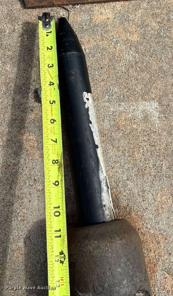 image for item EM2580 Compact utility loader breaker