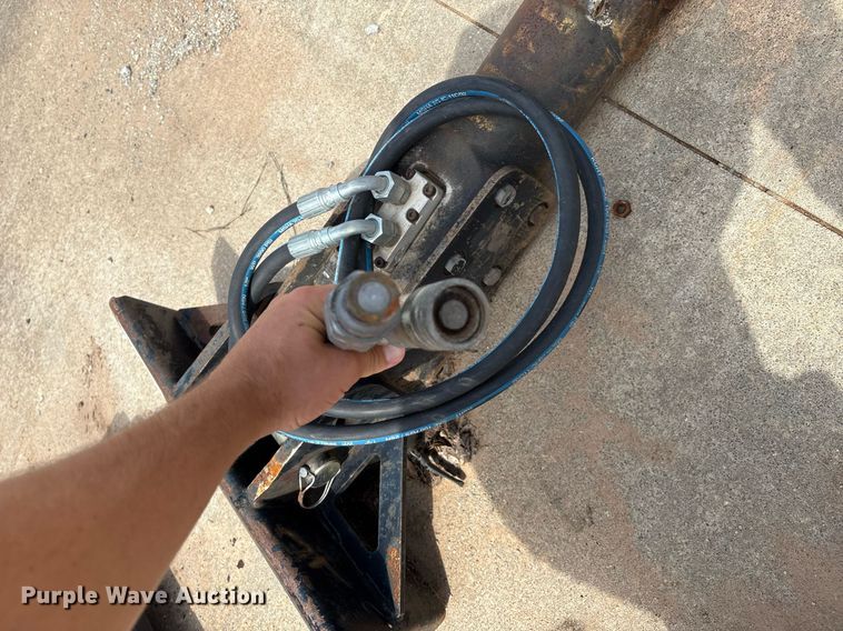 image for item EM2580 Compact utility loader breaker