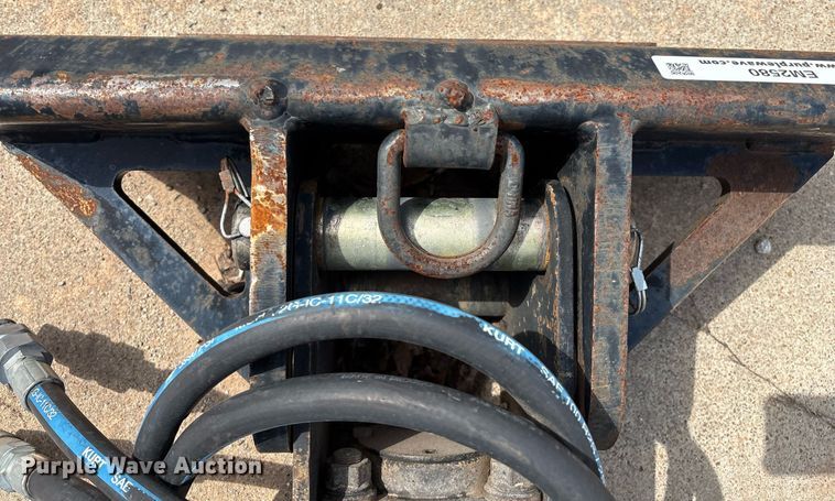 image for item EM2580 Compact utility loader breaker