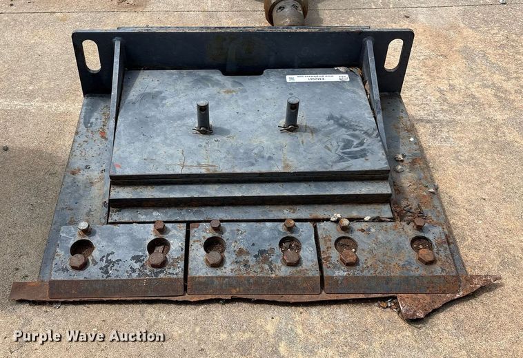 image for item EM2581 Compact utility loader scraper