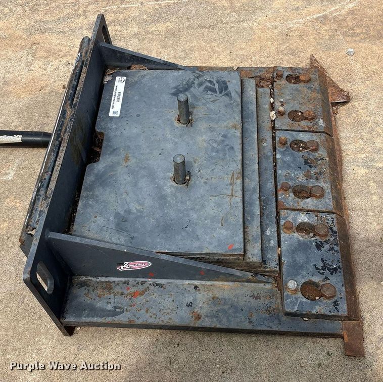 image for item EM2581 Compact utility loader scraper