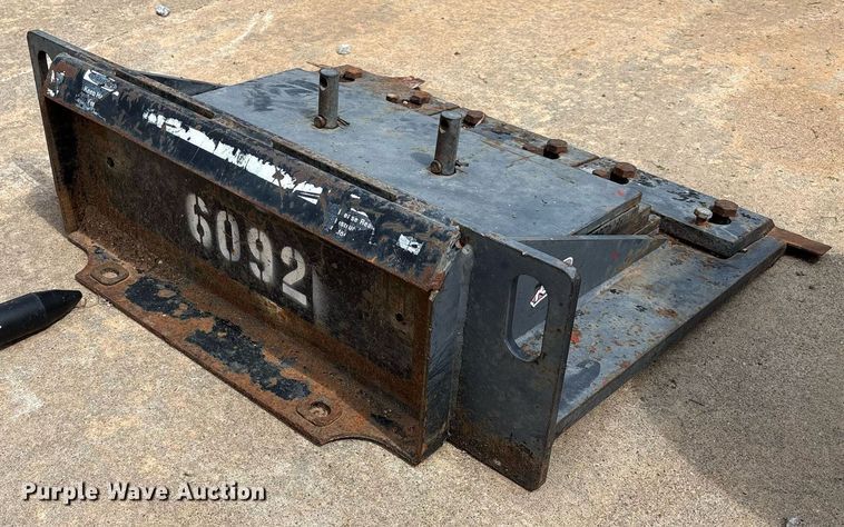 image for item EM2581 Compact utility loader scraper