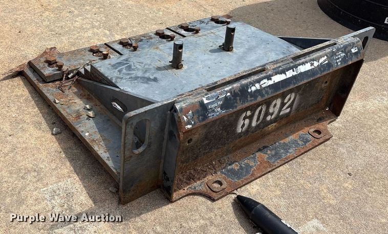 image for item EM2581 Compact utility loader scraper