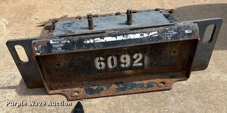 image for item EM2581 Compact utility loader scraper