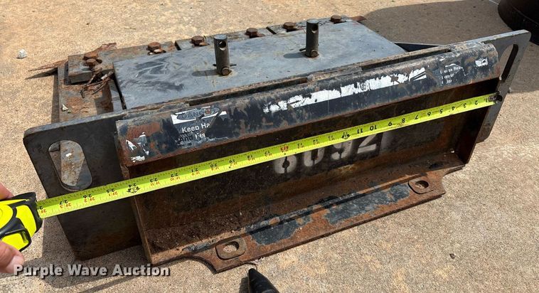 image for item EM2581 Compact utility loader scraper