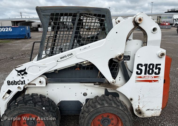 image for item EM2586 2005 Bobcat S185 skid steer loader