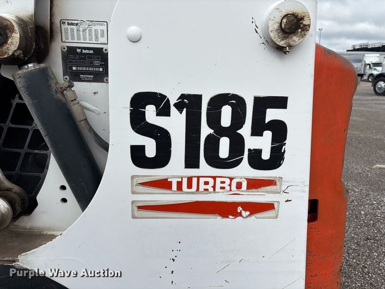 image for item EM2586 2005 Bobcat S185 skid steer loader