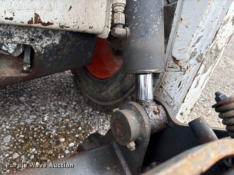 image for item EM2586 2005 Bobcat S185 skid steer loader