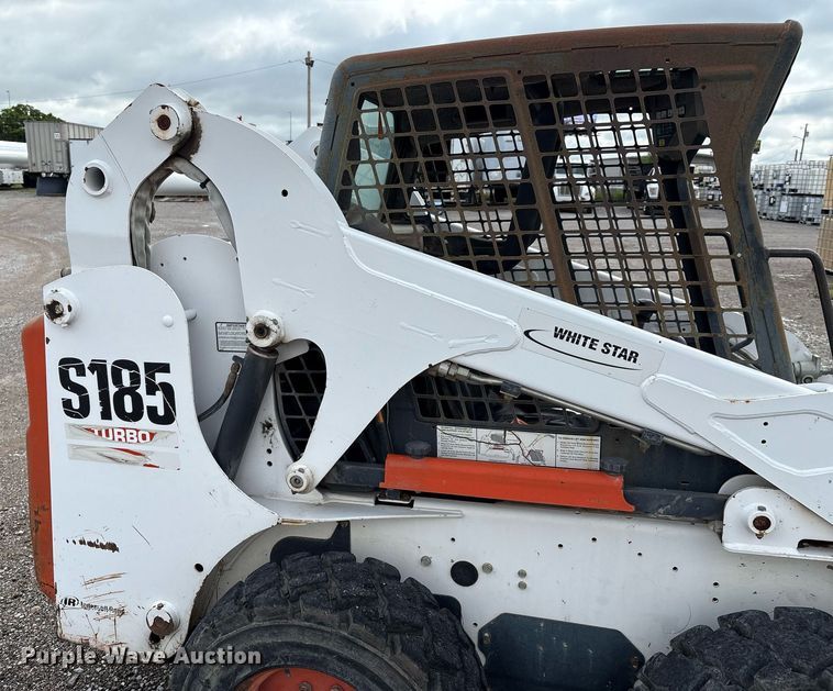 image for item EM2586 2005 Bobcat S185 skid steer loader