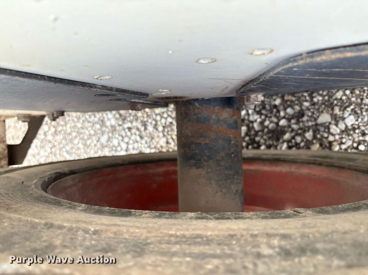 image for item EM2586 2005 Bobcat S185 skid steer loader