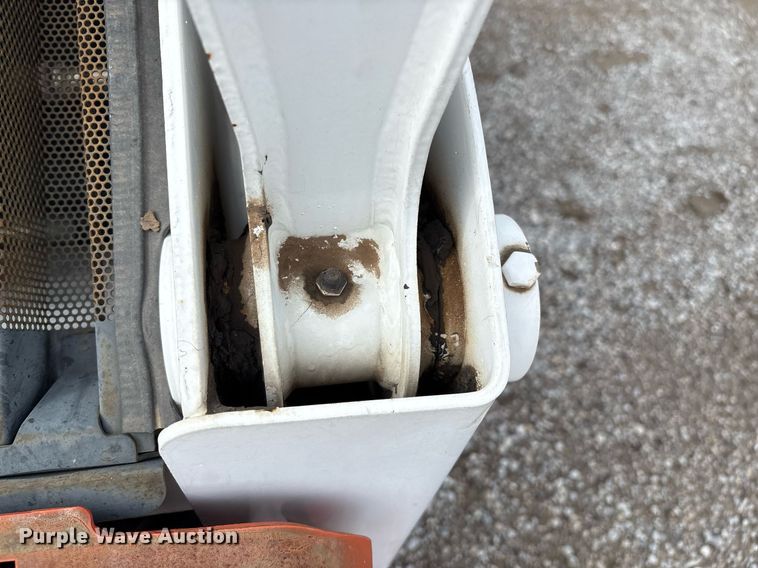 image for item EM2586 2005 Bobcat S185 skid steer loader