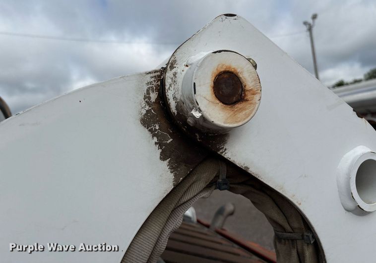 image for item EM2586 2005 Bobcat S185 skid steer loader